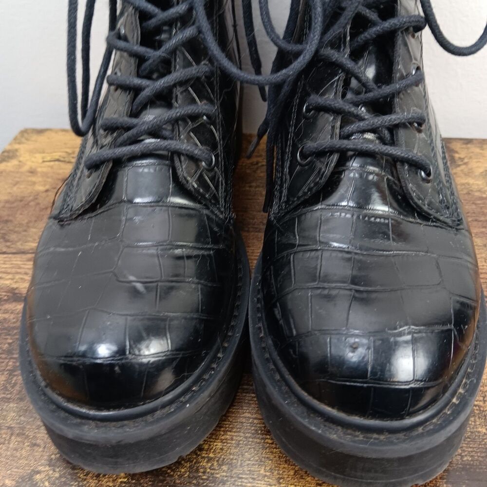 Steve Madden Combat Boots Womens 8M Black Embossed Tornado Platform Chunky Croc - Picture 6 of 8